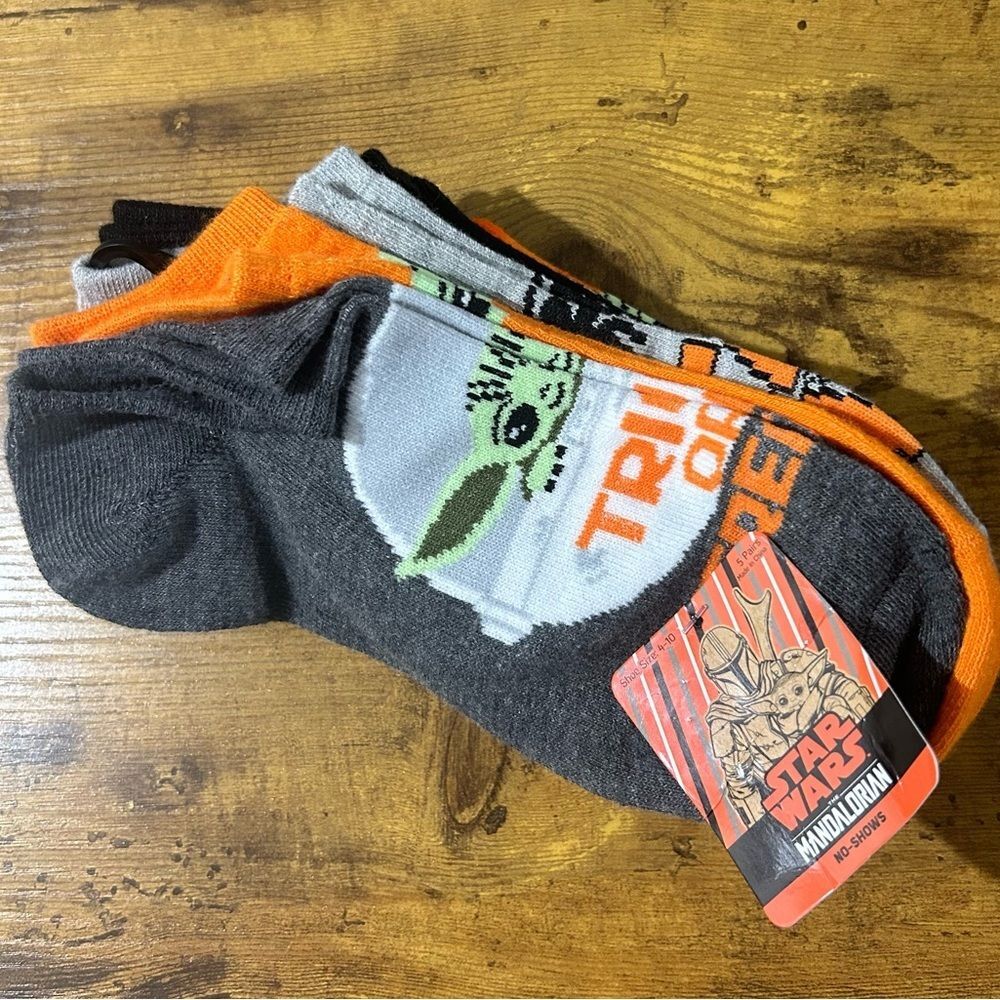 Star Wars Halloween The Mandalorian No-Shows 5 Pairs of Socks Size 4-10